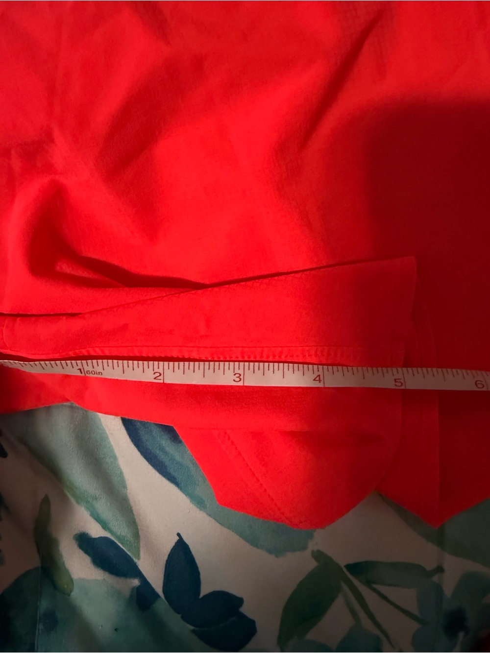 Women’s Neon Coral Rabbit running short Med - Picture 3 of 5